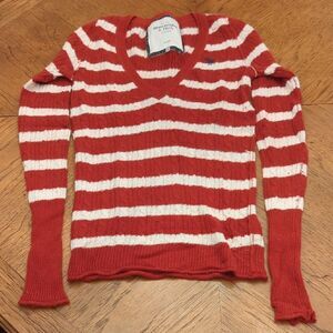 Y2K Abercrombie & Fitch Red and White V-Neck Vintage Sweater